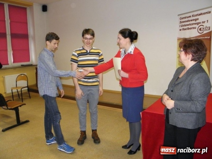 Zdjęcie w galerii na portalu naszraciborz.pl: Mądre Głowy 2016 - turniej w CKZiU nr 1 wiadomości z regionu