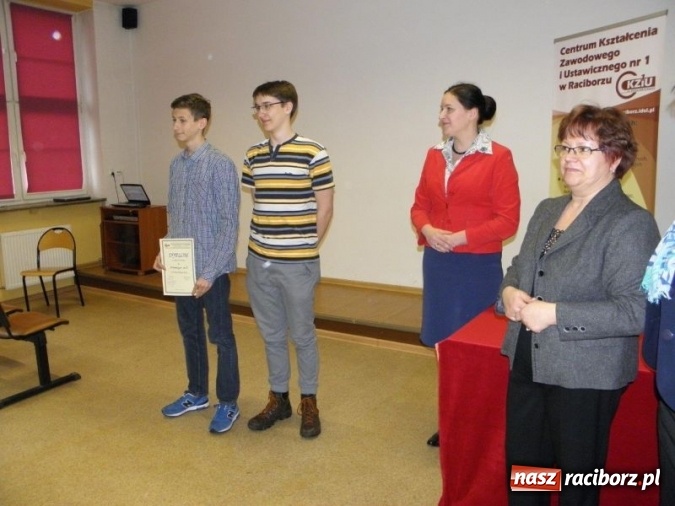 Zdjęcie w galerii na portalu naszraciborz.pl: Mądre Głowy 2016 - turniej w CKZiU nr 1 wiadomości z regionu