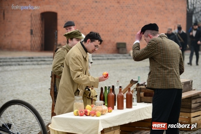 Zdjęcie w galerii na portalu naszraciborz.pl: Racibórz żołnierzom wyklętym - piknik historyczno-patriotyczny na zamku wiadomości z regionu