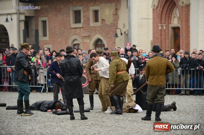 Zdjęcie w galerii na portalu naszraciborz.pl: Racibórz żołnierzom wyklętym - piknik historyczno-patriotyczny na zamku wiadomości z regionu