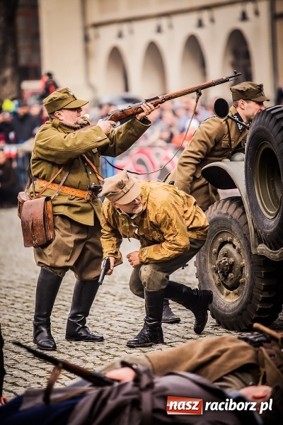 Zdjęcie w galerii na portalu naszraciborz.pl: Racibórz żołnierzom wyklętym - piknik historyczno-patriotyczny na zamku wiadomości z regionu