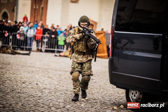 Zdjęcie w galerii na portalu naszraciborz.pl: Racibórz żołnierzom wyklętym - piknik historyczno-patriotyczny na zamku wiadomości z regionu