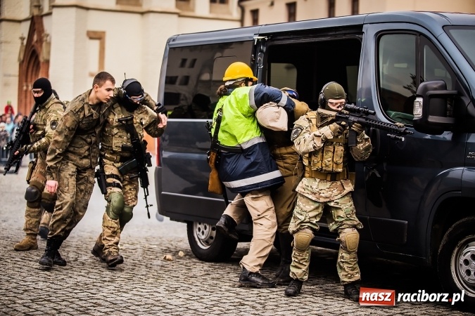 Zdjęcie w galerii na portalu naszraciborz.pl: Racibórz żołnierzom wyklętym - piknik historyczno-patriotyczny na zamku wiadomości z regionu