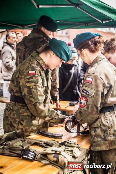 Zdjęcie w galerii na portalu naszraciborz.pl: Racibórz żołnierzom wyklętym - piknik historyczno-patriotyczny na zamku wiadomości z regionu
