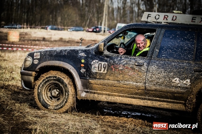 Zdjęcie w galerii na portalu naszraciborz.pl: Dzień Kobiet z Raciborskim Klubem Off-Road 4x4 wiadomości z regionu