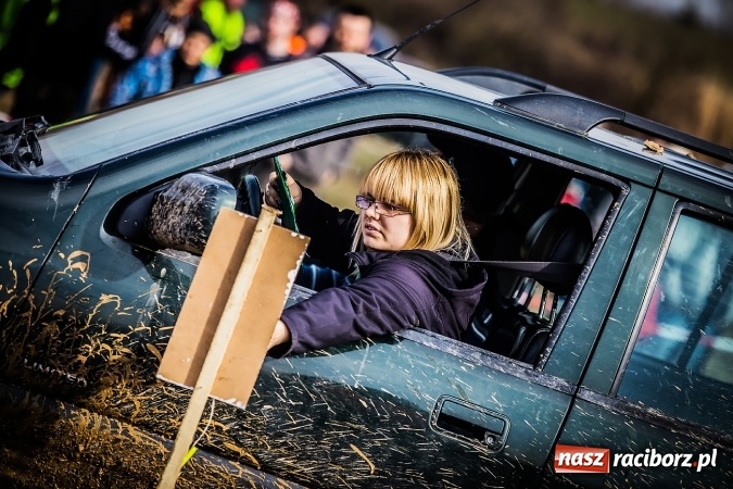 Zdjęcie w galerii na portalu naszraciborz.pl: Dzień Kobiet z Raciborskim Klubem Off-Road 4x4 wiadomości z regionu