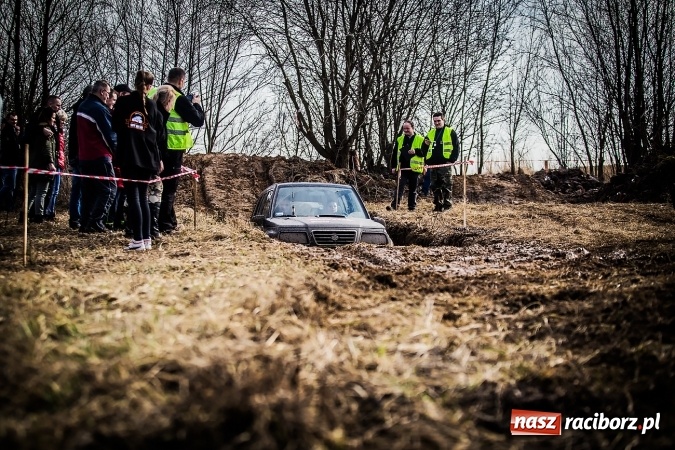 Zdjęcie w galerii na portalu naszraciborz.pl: Dzień Kobiet z Raciborskim Klubem Off-Road 4x4 wiadomości z regionu