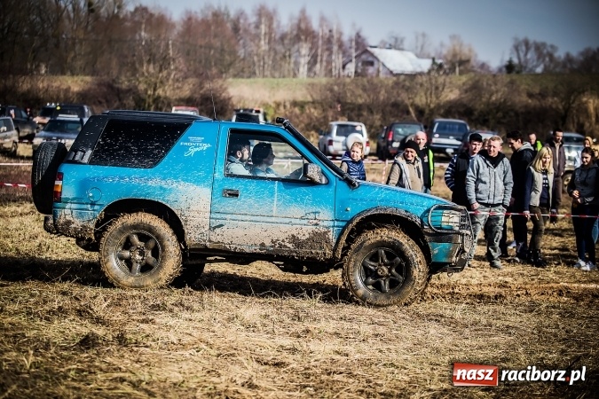 Zdjęcie w galerii na portalu naszraciborz.pl: Dzień Kobiet z Raciborskim Klubem Off-Road 4x4 wiadomości z regionu
