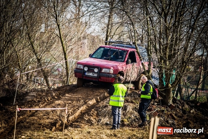 Zdjęcie w galerii na portalu naszraciborz.pl: Dzień Kobiet z Raciborskim Klubem Off-Road 4x4 wiadomości z regionu