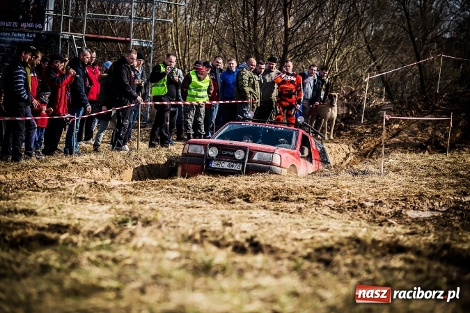 Zdjęcie w galerii na portalu naszraciborz.pl: Dzień Kobiet z Raciborskim Klubem Off-Road 4x4 wiadomości z regionu