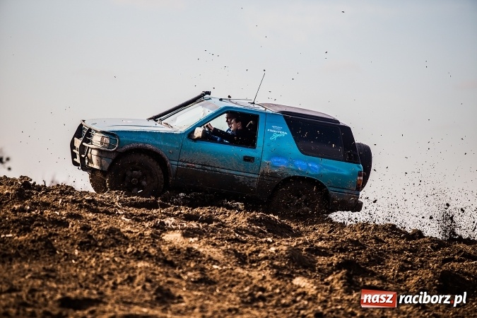 Zdjęcie w galerii na portalu naszraciborz.pl: Dzień Kobiet z Raciborskim Klubem Off-Road 4x4 wiadomości z regionu