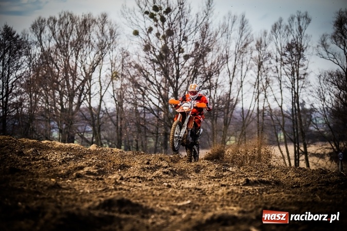 Zdjęcie w galerii na portalu naszraciborz.pl: Dzień Kobiet z Raciborskim Klubem Off-Road 4x4 wiadomości z regionu