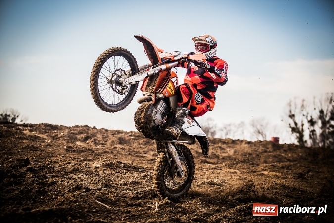 Zdjęcie w galerii na portalu naszraciborz.pl: Dzień Kobiet z Raciborskim Klubem Off-Road 4x4 wiadomości z regionu