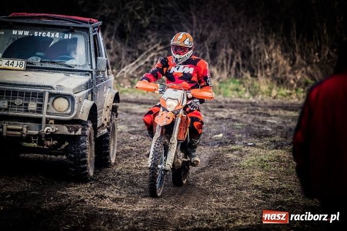 Zdjęcie w galerii na portalu naszraciborz.pl: Dzień Kobiet z Raciborskim Klubem Off-Road 4x4 wiadomości z regionu