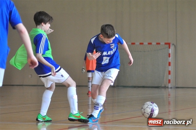 Zdjęcie w galerii na portalu naszraciborz.pl: Młodziki Unii Racibórz IV wygrały ligę halową wiadomości z regionu