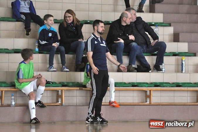 Zdjęcie w galerii na portalu naszraciborz.pl: Młodziki Unii Racibórz IV wygrały ligę halową wiadomości z regionu