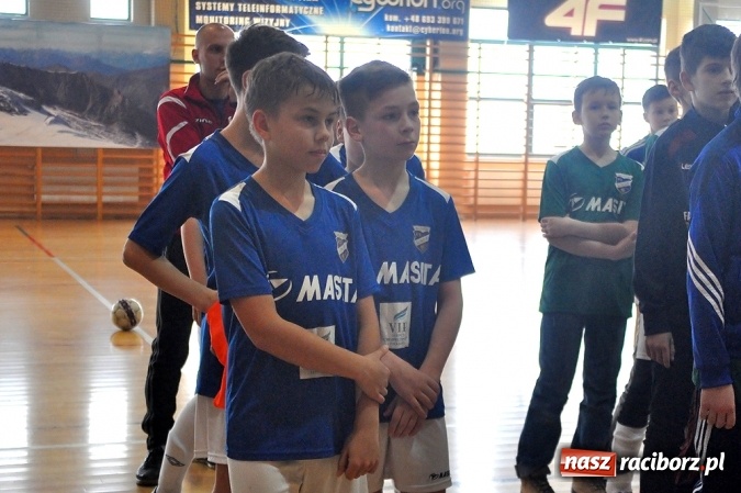 Zdjęcie w galerii na portalu naszraciborz.pl: Młodziki Unii Racibórz IV wygrały ligę halową wiadomości z regionu