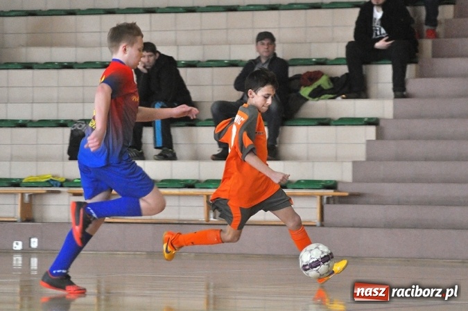 Zdjęcie w galerii na portalu naszraciborz.pl: Młodziki Unii Racibórz IV wygrały ligę halową wiadomości z regionu