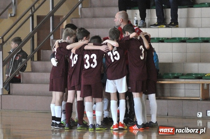 Zdjęcie w galerii na portalu naszraciborz.pl: Młodziki Unii Racibórz IV wygrały ligę halową wiadomości z regionu