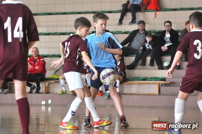 Zdjęcie w galerii na portalu naszraciborz.pl: Młodziki Unii Racibórz IV wygrały ligę halową wiadomości z regionu