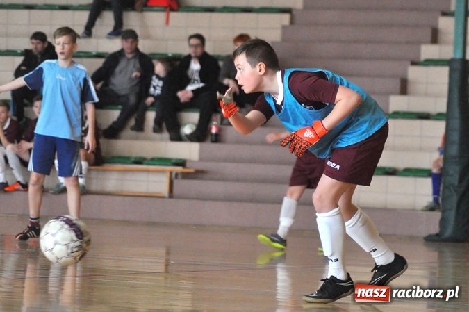 Zdjęcie w galerii na portalu naszraciborz.pl: Młodziki Unii Racibórz IV wygrały ligę halową wiadomości z regionu