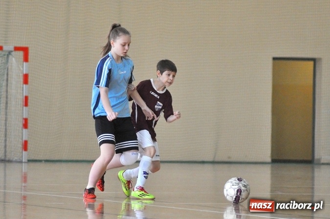 Zdjęcie w galerii na portalu naszraciborz.pl: Młodziki Unii Racibórz IV wygrały ligę halową wiadomości z regionu