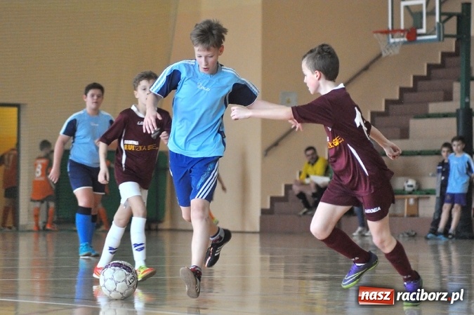 Zdjęcie w galerii na portalu naszraciborz.pl: Młodziki Unii Racibórz IV wygrały ligę halową wiadomości z regionu