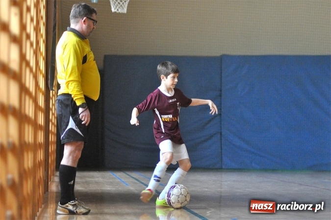 Zdjęcie w galerii na portalu naszraciborz.pl: Młodziki Unii Racibórz IV wygrały ligę halową wiadomości z regionu