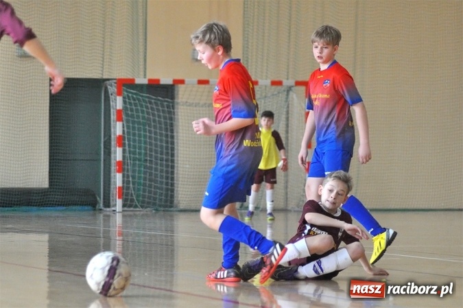 Zdjęcie w galerii na portalu naszraciborz.pl: Młodziki Unii Racibórz IV wygrały ligę halową wiadomości z regionu