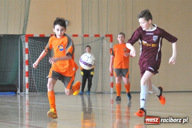 Zdjęcie w galerii na portalu naszraciborz.pl: Młodziki Unii Racibórz IV wygrały ligę halową wiadomości z regionu