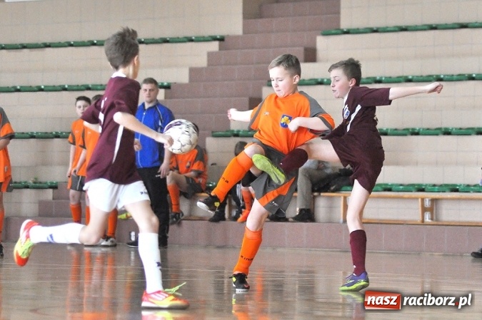 Zdjęcie w galerii na portalu naszraciborz.pl: Młodziki Unii Racibórz IV wygrały ligę halową wiadomości z regionu
