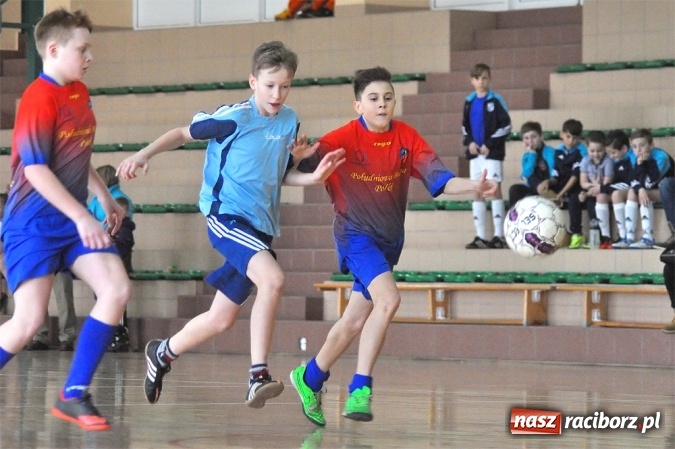 Zdjęcie w galerii na portalu naszraciborz.pl: Młodziki Unii Racibórz IV wygrały ligę halową wiadomości z regionu