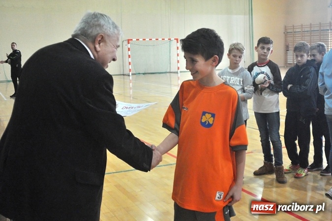 Zdjęcie w galerii na portalu naszraciborz.pl: Młodziki Unii Racibórz IV wygrały ligę halową wiadomości z regionu