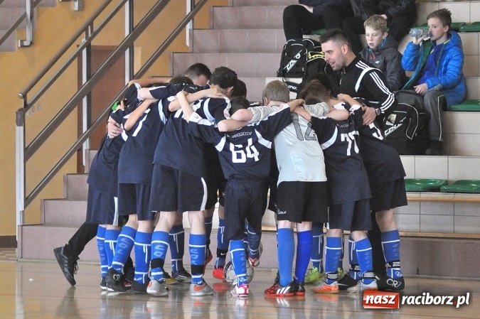 Zdjęcie w galerii na portalu naszraciborz.pl: Młodziki Unii Racibórz IV wygrały ligę halową wiadomości z regionu