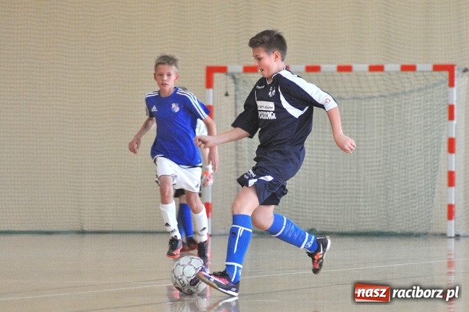 Zdjęcie w galerii na portalu naszraciborz.pl: Młodziki Unii Racibórz IV wygrały ligę halową wiadomości z regionu