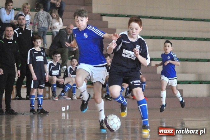 Zdjęcie w galerii na portalu naszraciborz.pl: Młodziki Unii Racibórz IV wygrały ligę halową wiadomości z regionu
