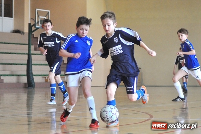 Zdjęcie w galerii na portalu naszraciborz.pl: Młodziki Unii Racibórz IV wygrały ligę halową wiadomości z regionu
