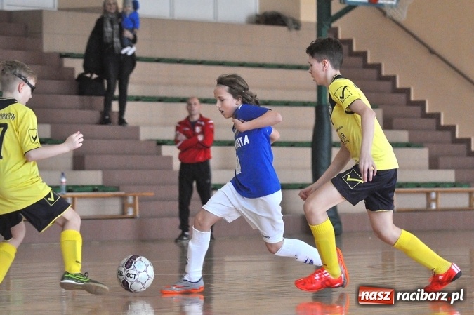 Zdjęcie w galerii na portalu naszraciborz.pl: Młodziki Unii Racibórz IV wygrały ligę halową wiadomości z regionu
