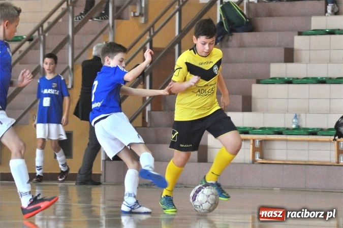 Zdjęcie w galerii na portalu naszraciborz.pl: Młodziki Unii Racibórz IV wygrały ligę halową wiadomości z regionu