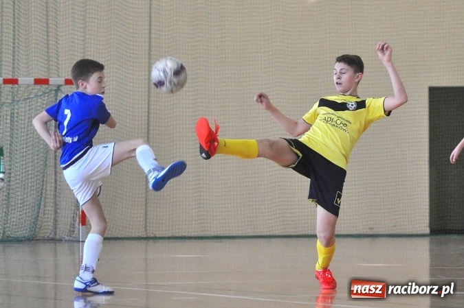 Zdjęcie w galerii na portalu naszraciborz.pl: Młodziki Unii Racibórz IV wygrały ligę halową wiadomości z regionu