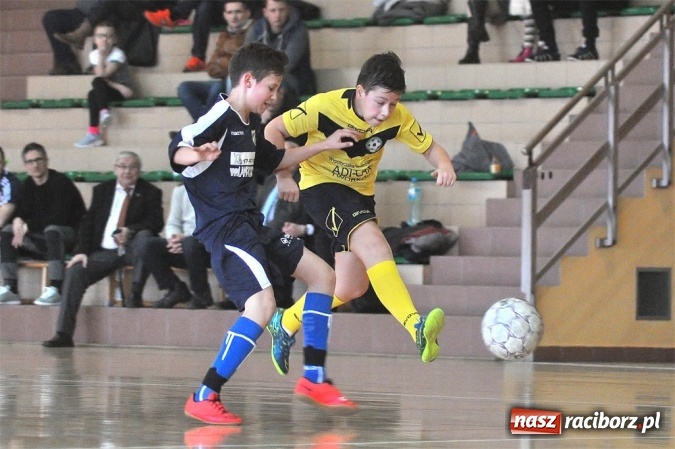 Zdjęcie w galerii na portalu naszraciborz.pl: Młodziki Unii Racibórz IV wygrały ligę halową wiadomości z regionu