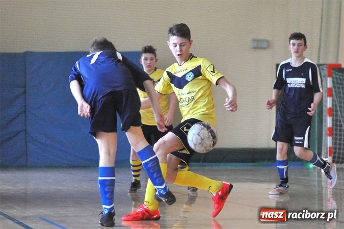 Zdjęcie w galerii na portalu naszraciborz.pl: Młodziki Unii Racibórz IV wygrały ligę halową wiadomości z regionu
