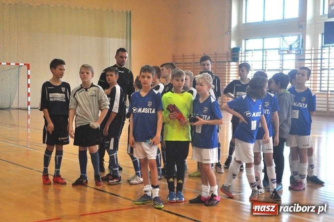 Zdjęcie w galerii na portalu naszraciborz.pl: Młodziki Unii Racibórz IV wygrały ligę halową wiadomości z regionu
