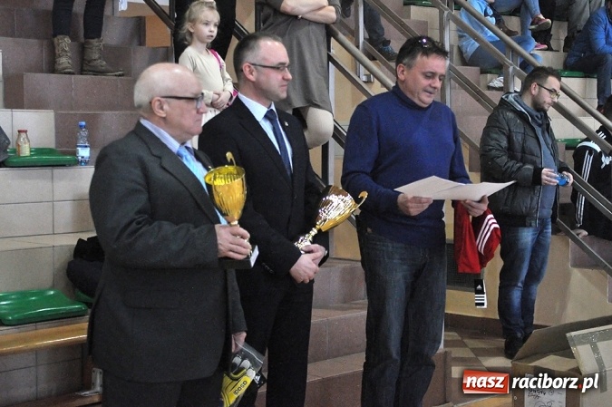 Zdjęcie w galerii na portalu naszraciborz.pl: Młodziki Unii Racibórz IV wygrały ligę halową wiadomości z regionu