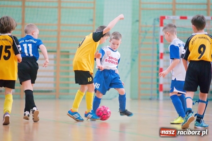 Zdjęcie w galerii na portalu naszraciborz.pl: Zimowa Liga Halowa: Ostatnia kolejka zmagań żaków wiadomości z regionu