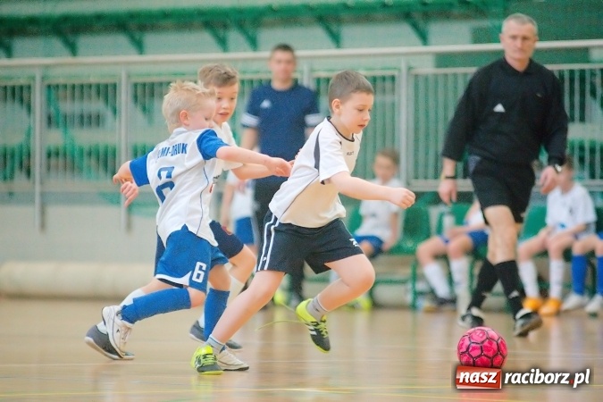 Zdjęcie w galerii na portalu naszraciborz.pl: Zimowa Liga Halowa: Ostatnia kolejka zmagań żaków wiadomości z regionu