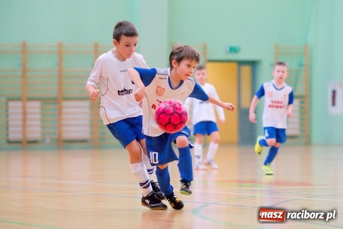 Zdjęcie w galerii na portalu naszraciborz.pl: Zimowa Liga Halowa: Ostatnia kolejka zmagań żaków wiadomości z regionu
