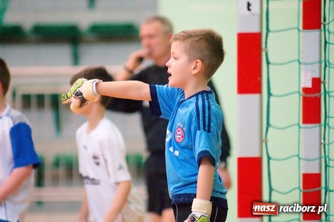 Zdjęcie w galerii na portalu naszraciborz.pl: Zimowa Liga Halowa: Ostatnia kolejka zmagań żaków wiadomości z regionu