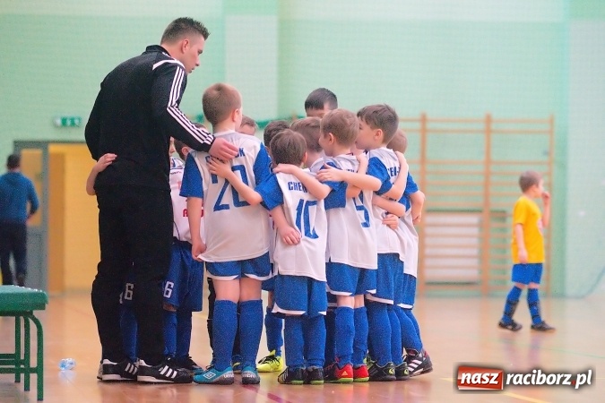 Zdjęcie w galerii na portalu naszraciborz.pl: Zimowa Liga Halowa: Ostatnia kolejka zmagań żaków wiadomości z regionu