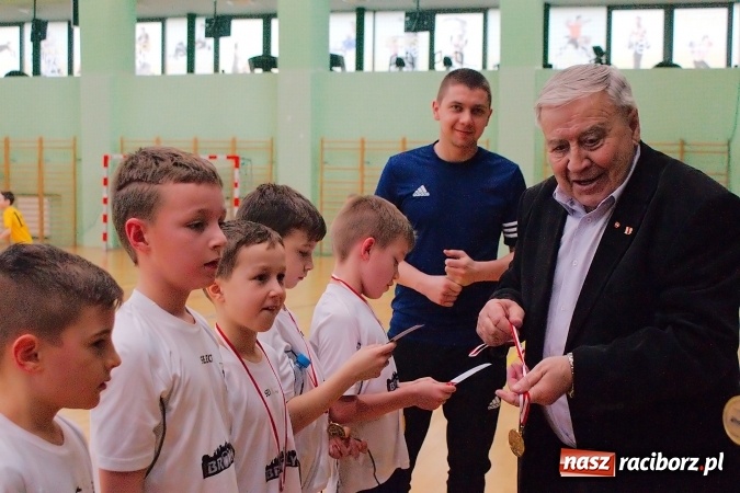 Zdjęcie w galerii na portalu naszraciborz.pl: Zimowa Liga Halowa: Ostatnia kolejka zmagań żaków wiadomości z regionu